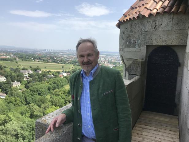 Der Herr der Burg Liechtenstein: „Ich lebe meinen Vogel“