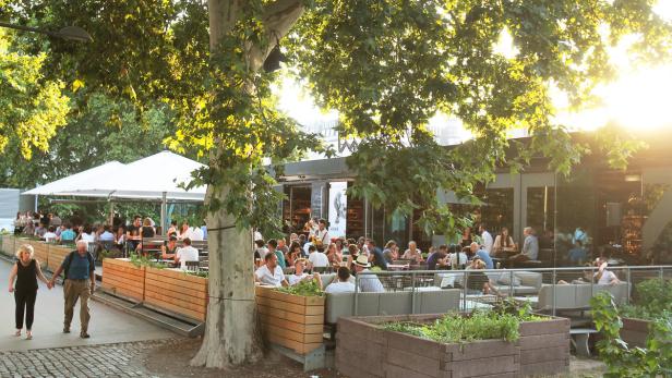 Die grüne Lounge am Karlsplatz