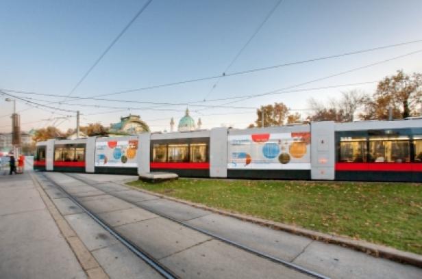Mitzi Blue/Zotter/Out-of-Home-Kampagne/Gewista/Strassenbahn