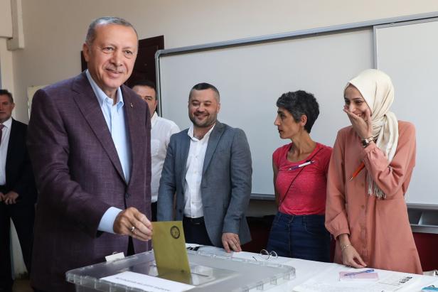 Istanbul: Erdogan-Gegner gewinnt Wahlwiederholung