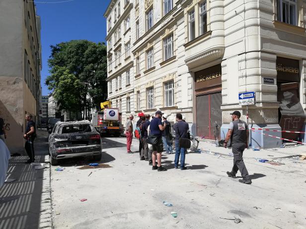 Nach Hausexplosion in Wien: Blick in die Sperrzone
