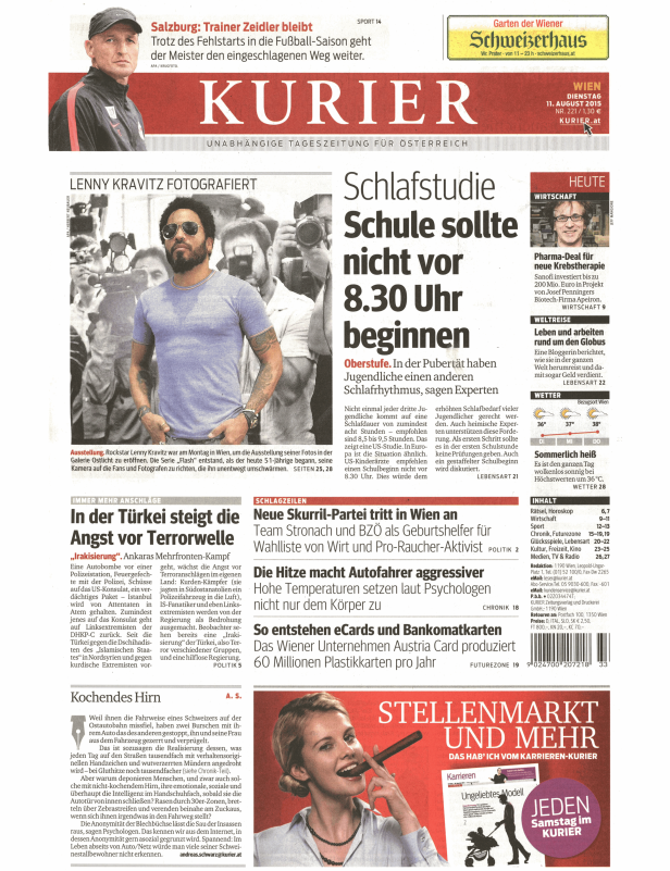 Lenny Kravitz fotografiert für eine Ausstellung in der Galerie Ostlicht in Wien.