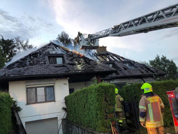 Südburgenland: 100 Feuerwehrleute bei Hausbrand im Einsatz