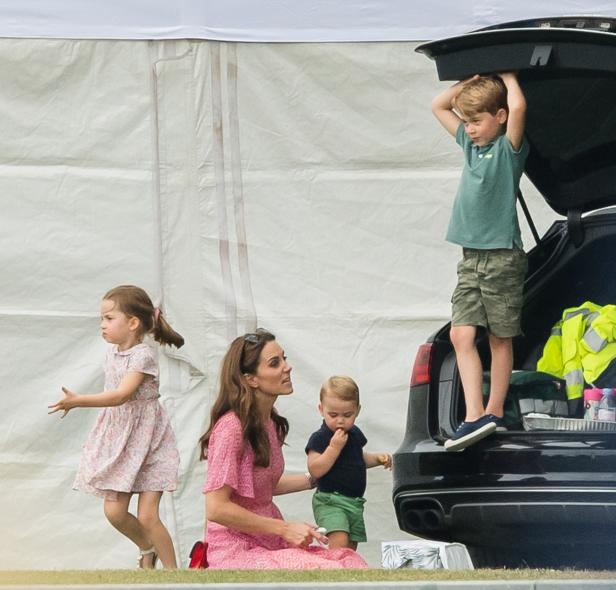 Herzogin Meghan und Archie: Auftritt bei Prinz Harrys Polospiel