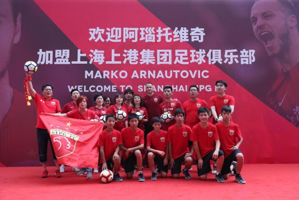 Marko Arnautovic in Schanghai mit viel Getöse präsentiert