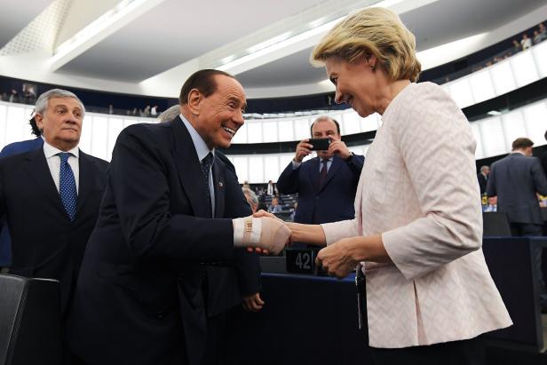 Von der Leyen: Mit knapper Mehrheit zur EU-Kommissionspräsidentin gewählt