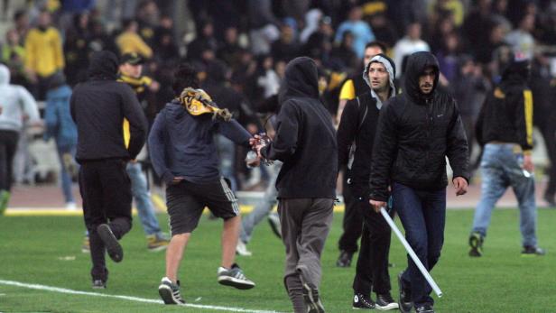 Hooligans in Rage