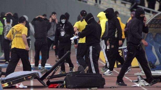 Hooligans in Rage
