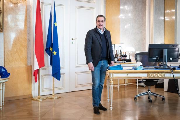 Straches Spesen als Minister: Mehr als eine halbe Million Euro