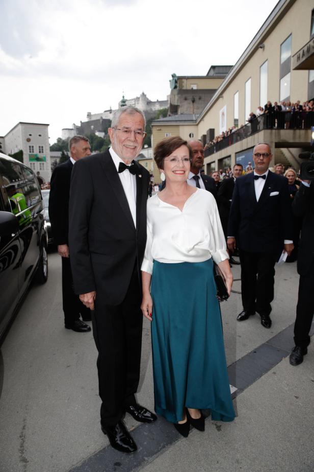 Salzburger Festspiele: Die Outfits der Promis und und Politikerinnen