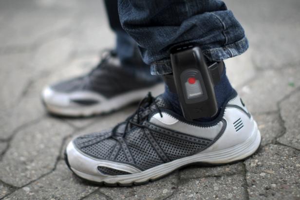 Fußfessel, Störsender und Bodycam: Jabloner ebnet Weg für Häf’n-Reform