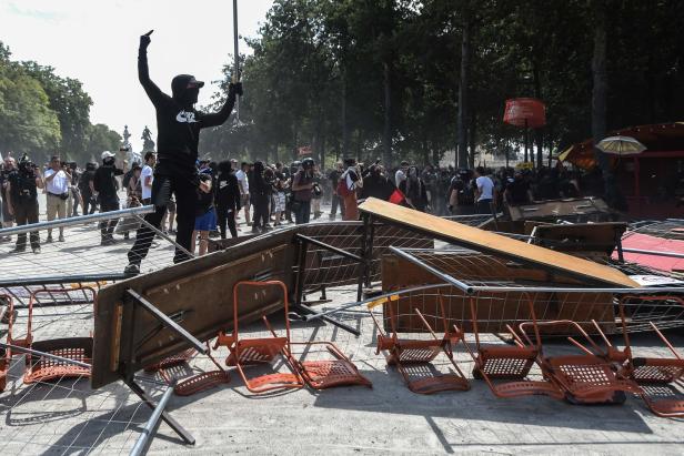 Überfordert und übergriffig: Proteste gegen Frankreichs Polizei