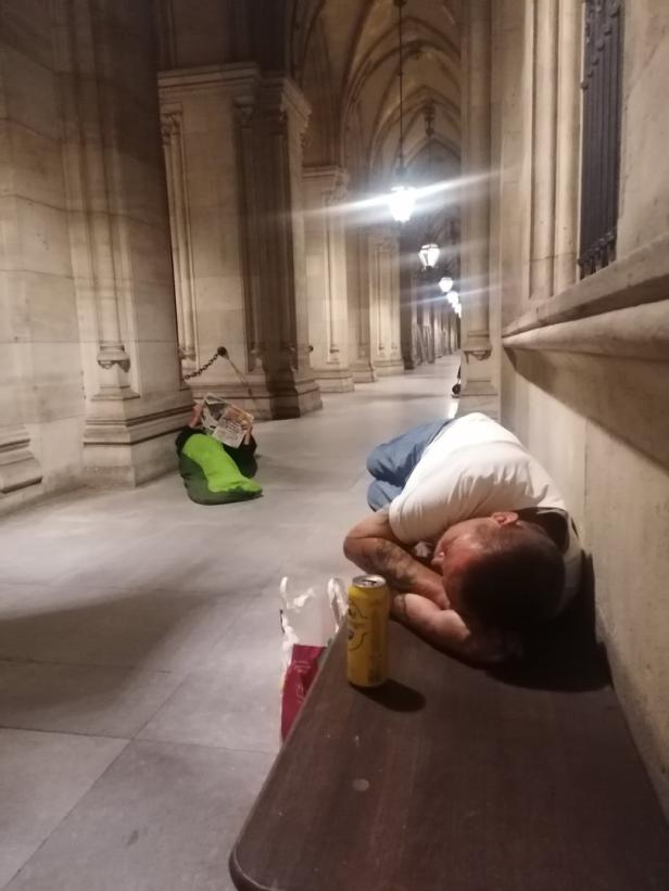 Letzte Zuflucht Rathaus: Obdachlos vor Wiens Machtzentrum