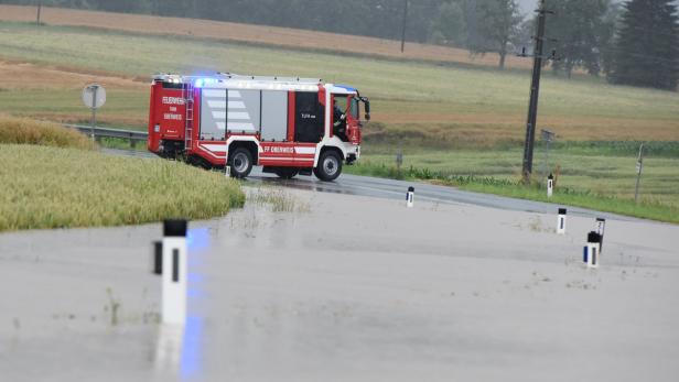 Unwetter: Ganze Ortszentren in OÖ überflutet