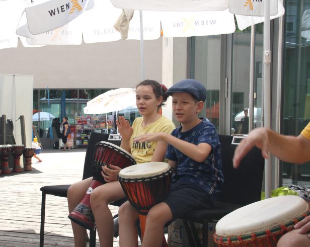 trommeln2_beiratskids.jpg trommeln2_beiratskids.jpg