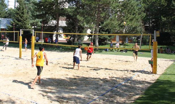 volleyball90.jpg