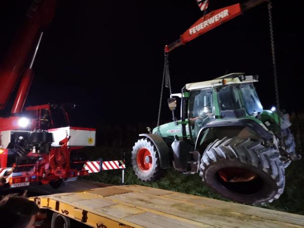 Böheimkirchen: Auto krachte in Traktor