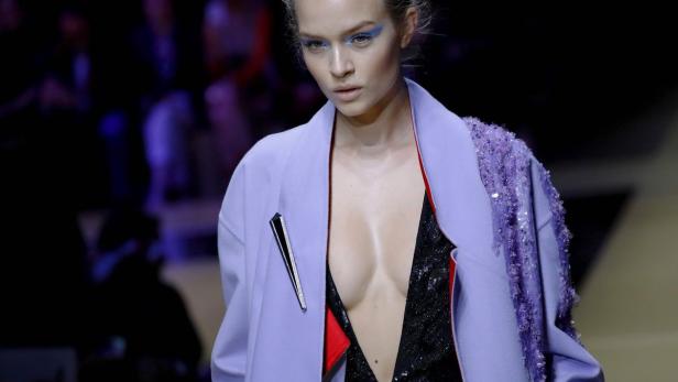 Alles neu bei Versace: Kein Bling-Bling mehr
