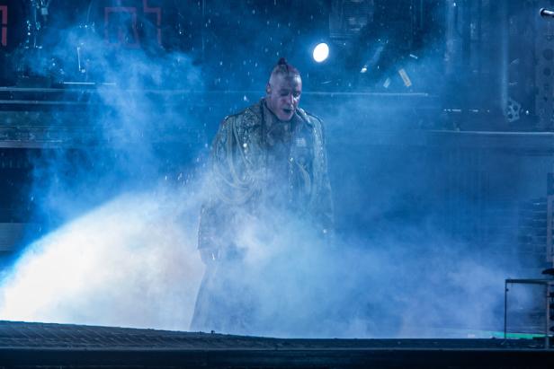 Rammstein in Wien: Brandheiße Show zu maschinellem Heavy-Sound
