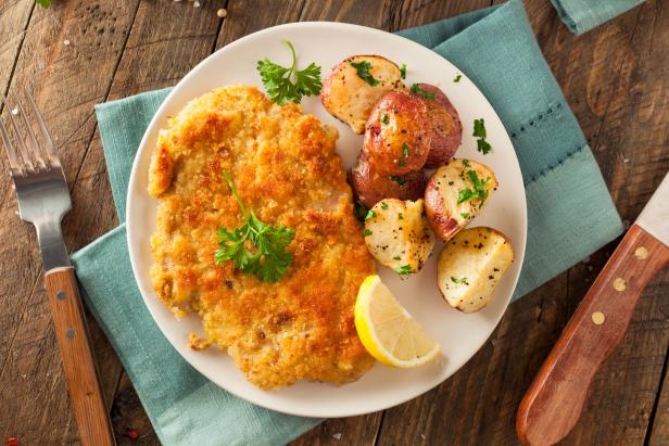 Wiener Schnitzel mit Erdäpfel.