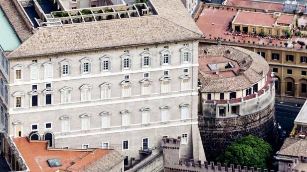 Luftaufnahme eines Teils der Vatikanstadt mit dem Vatikanischen Palast.