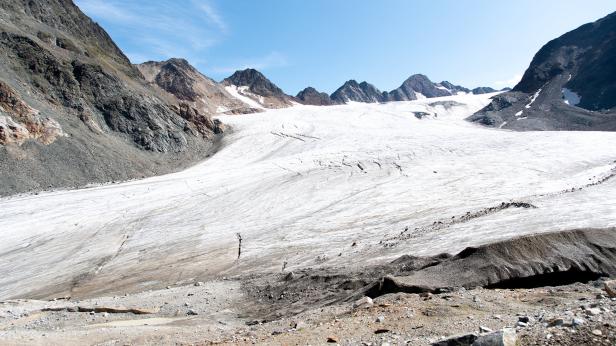 Umgepflügter Gletscher: Massive Eingriffe für den Skibetrieb