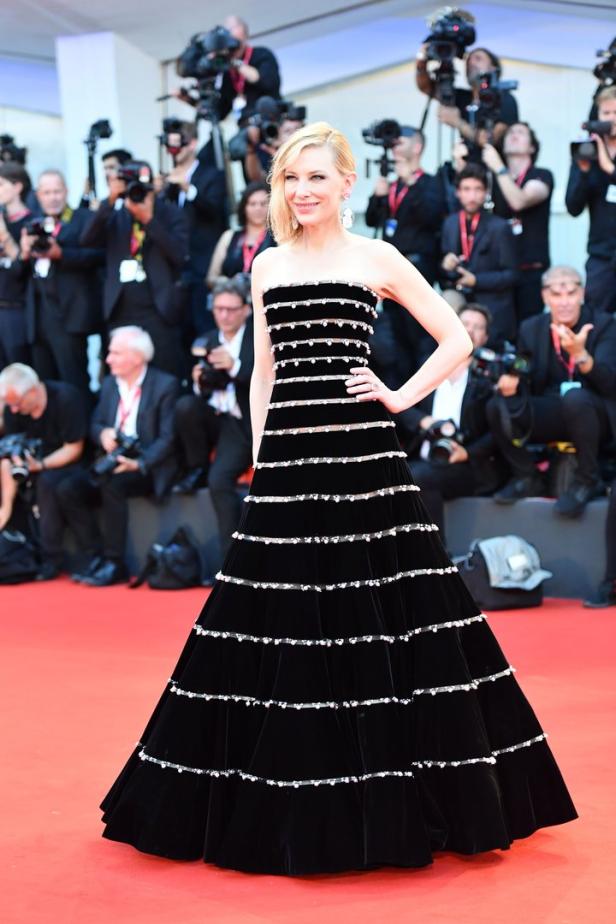 Filmfestival Venedig: Diese Promi-Outfits muss man gesehen haben