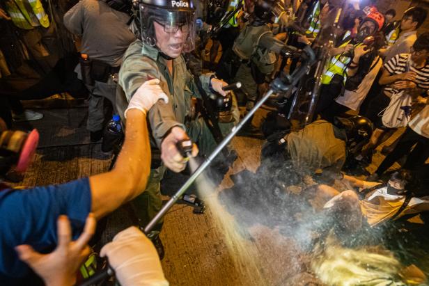 Wie Katz und Maus - die Guerilla-Taktik der Hongkonger Demonstranten