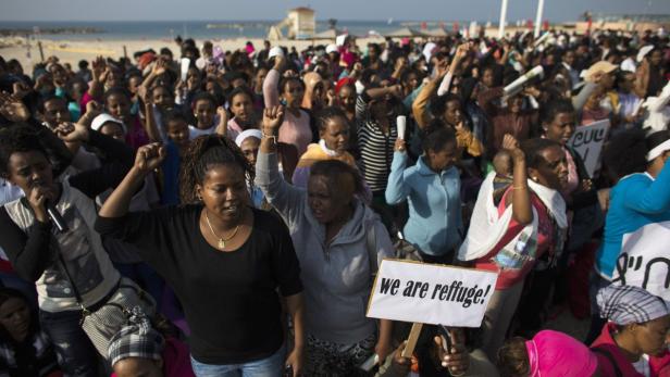 Protestmarsch tausender afrikanischer Flüchtlinge