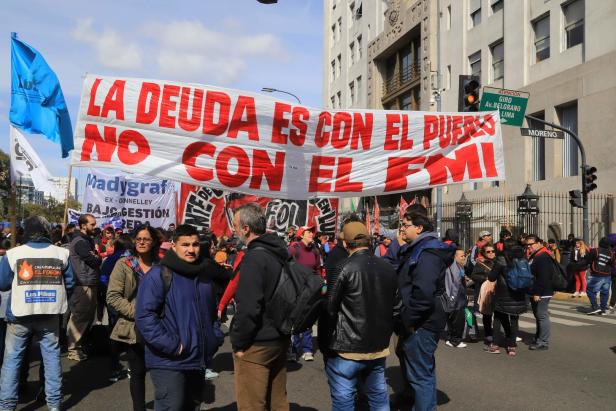 Buenos Aires: Teure Lebensmittel treiben Zehntausende auf Straße