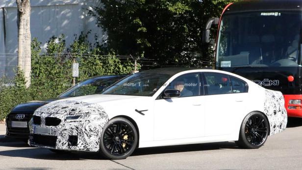 BMW M5 Facelift: Erlkönig zum ersten Mal erwischt