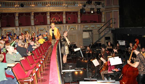 saal_action_orchester2.jpg