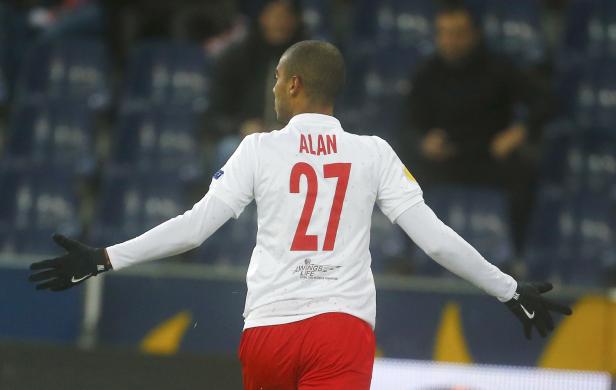 Salzburg's Alan celebrates goal against Dinamo Zagreb in Europa League soccer match in Salzburg
