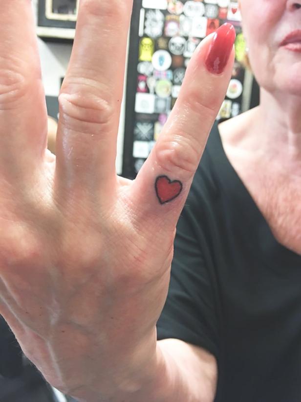 Ein Tattoo für TV-Ikone und ÖBB-Stimme Chris Lohner