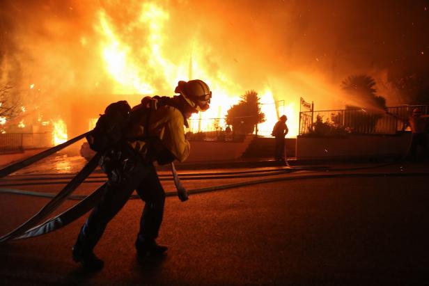 Waldbrände in Kalifornien schlagen Tausende in die Flucht