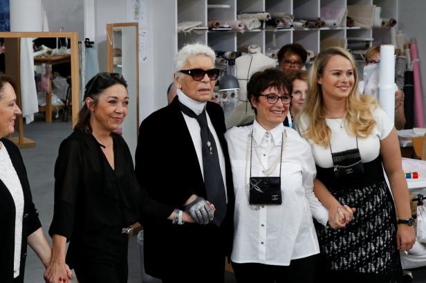 Lagerfeld holt Näherinnen auf den Laufsteg