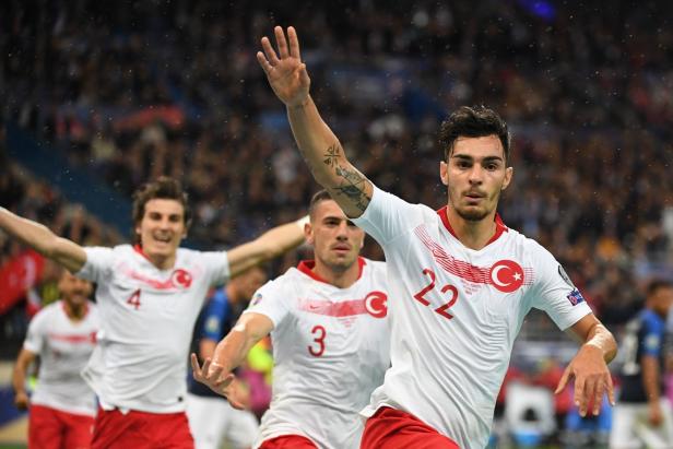 Trotz UEFA-Verfahren: Türkische Teamspieler salutierten erneut
