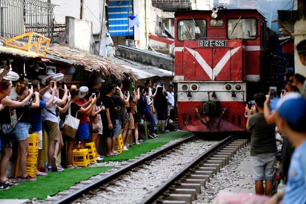 Berühmte "Train Street" in Hanoi wird abgeriegelt