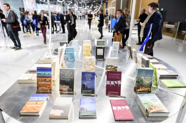Frankfurter Buchmesse geht mit deutlichem Besucherplus zu Ende