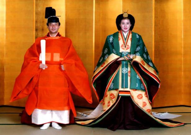 Wie man einen Kaiser grüßt: Japans Tennō besteigt den Thron