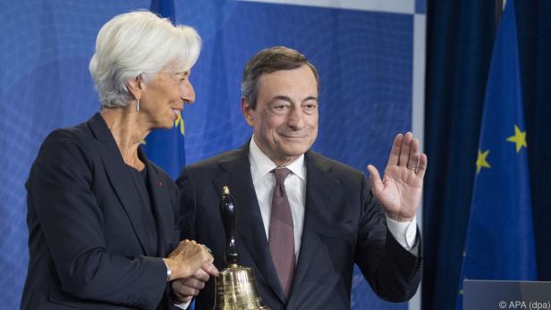 Das Zepter, im Falle der EZB diese Glocke, wurde an Lagarde übergeben