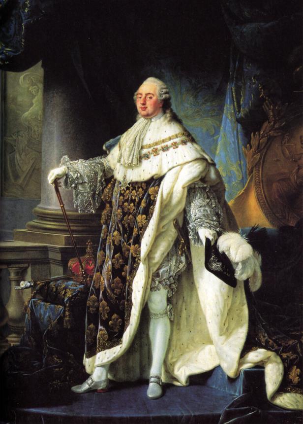 Ein Porträt von König Ludwig XVI. von Frankreich in prunkvollem Krönungsornat mit Hermelinmantel und Lilienmuster vor einer Säule.