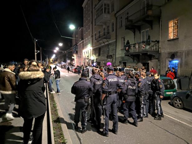 Großeinsatz: Straßenschlacht am Salzburger Rudolfskai