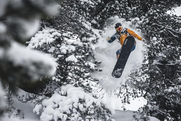 Digitaler Entzug in den Bergen: Snowboarden wie früher