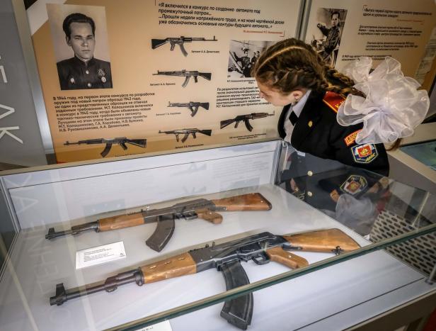 100 Jahre Kalaschnikow: Vom fragwürdigen Ruhm einer Waffe