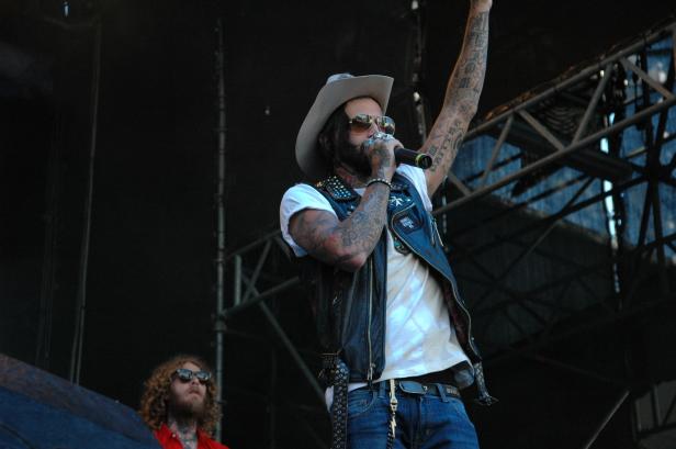 YelaWolf Jurassic Park mit A. Hitler