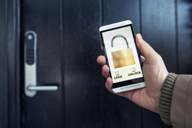 Locking and unlocking door with app on a smart phone