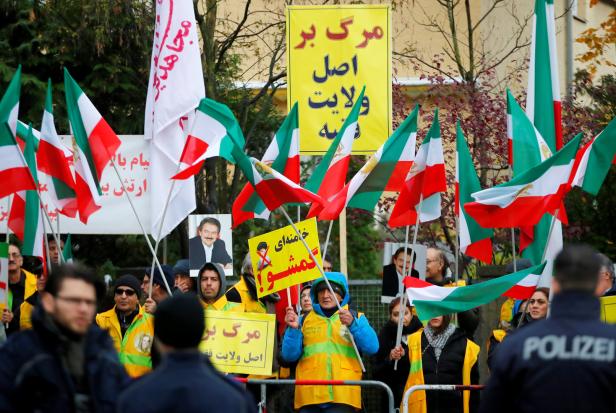 Benzin verteuert: Gewalt und Vandalismus im Iran