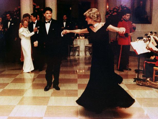Prinzessin Dianas "Travolta"-Kleid wird versteigert