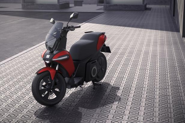 seat-creates-a-business-unit-to-promote-urban-mobility-and-presents-its-e-scooter-concept-_08_hq.jpg